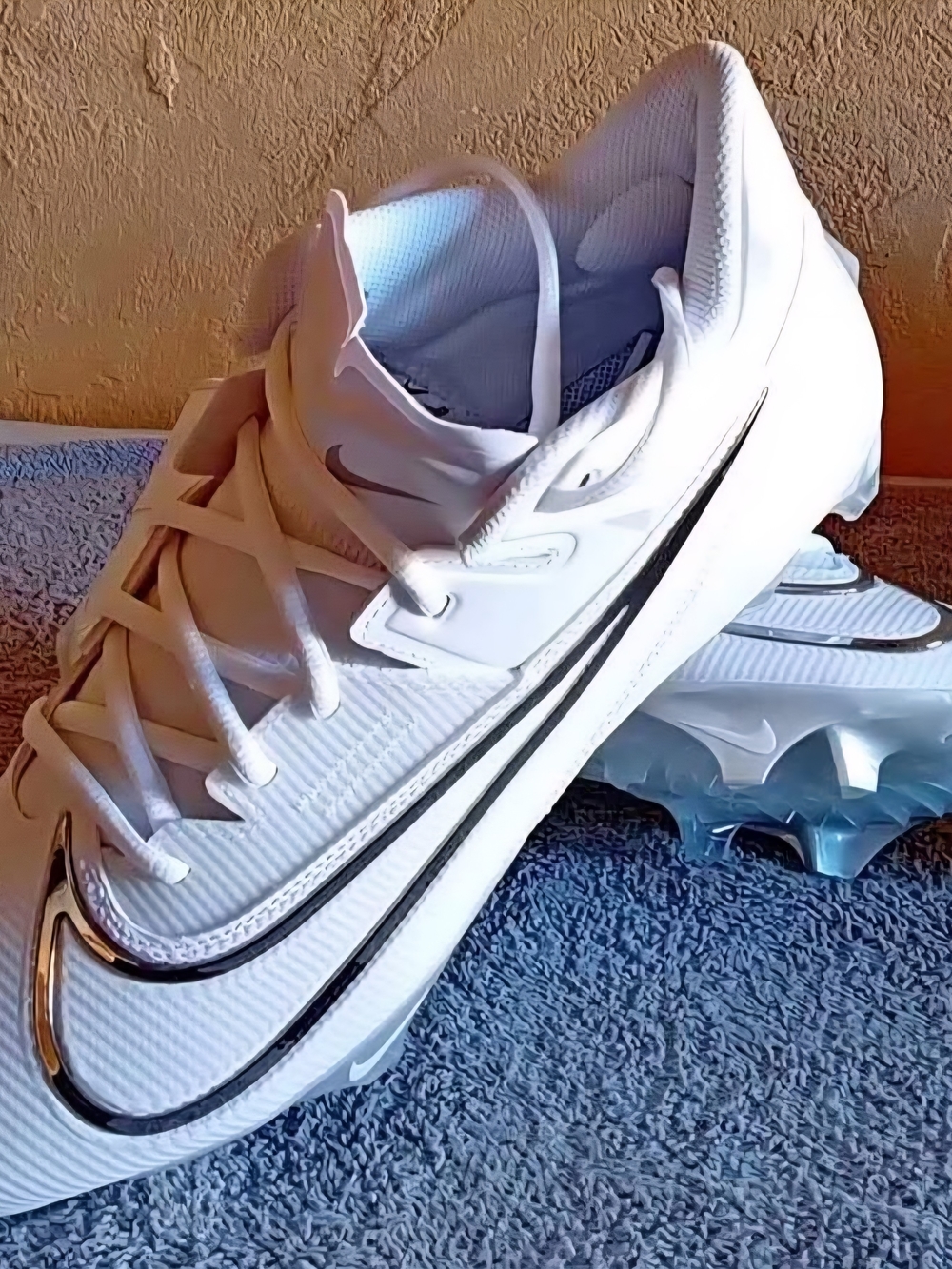 Nike Vapor Edge Elite 360 2 Football Cleats. Mens size 8